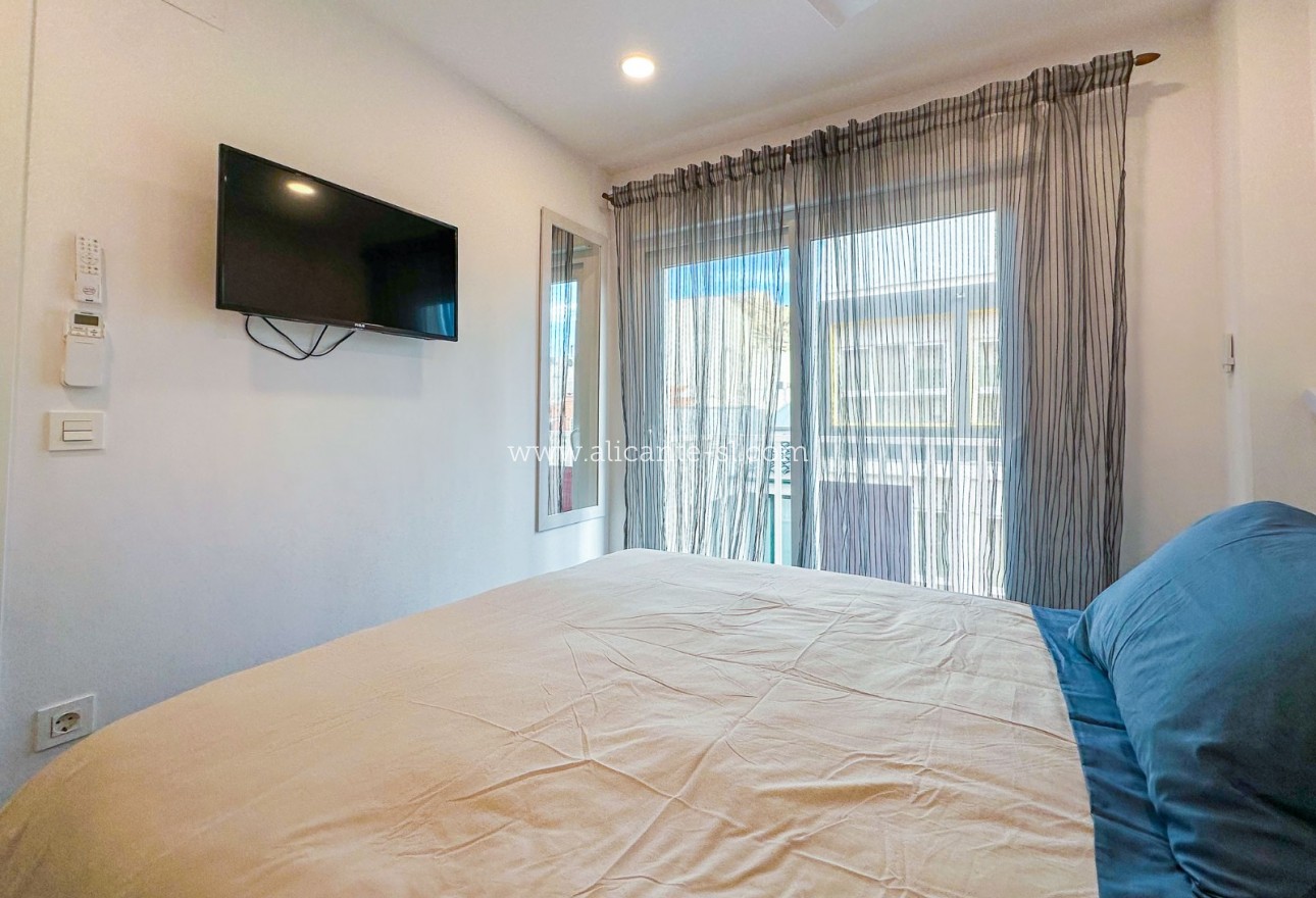 Alquiler a largo plazo - Apartamento / piso - Alicante - Centro