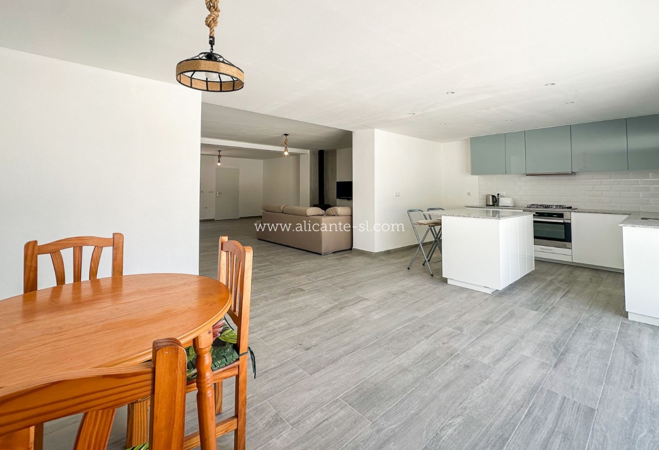 Resale - Stadthaus - Barbarroja - Algueña