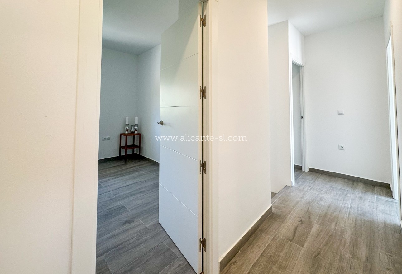 Resale - Stadthaus - Barbarroja - Algueña