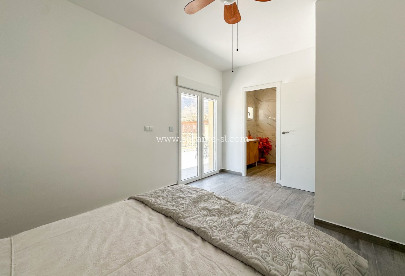 Resale - Stadthaus - Barbarroja - Algueña