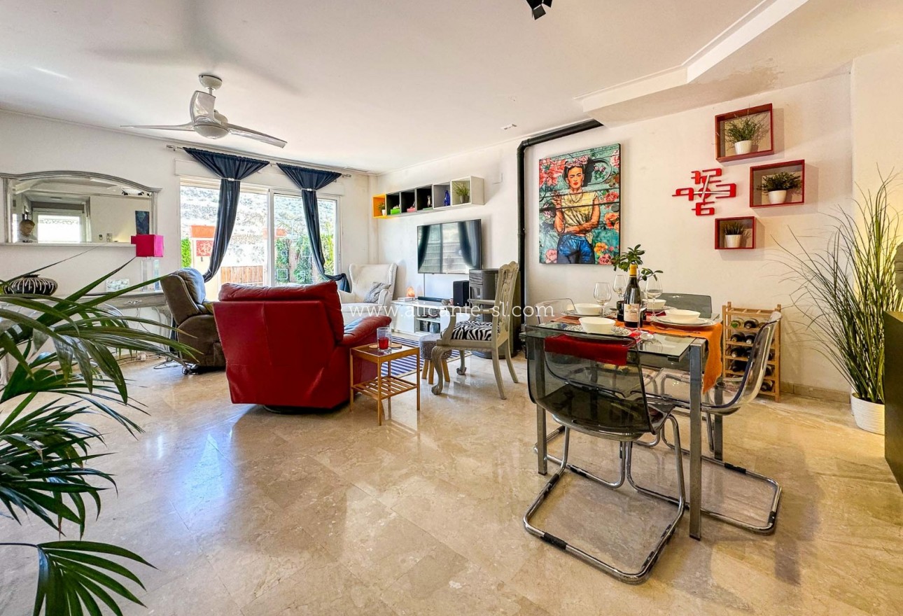 Resale - Stadthaus - Hondón de las Nieves