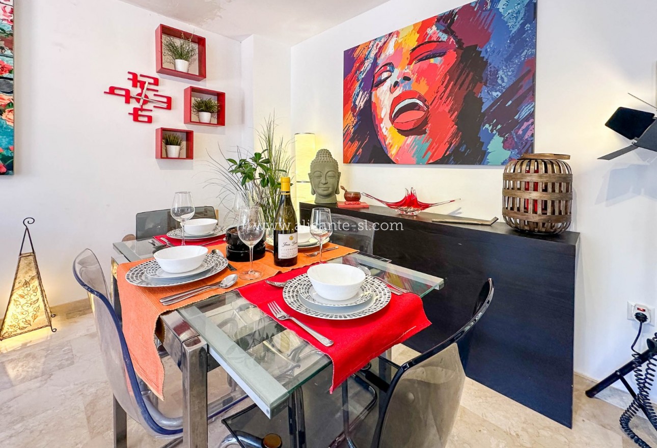 Resale - Stadthaus - Hondón de las Nieves