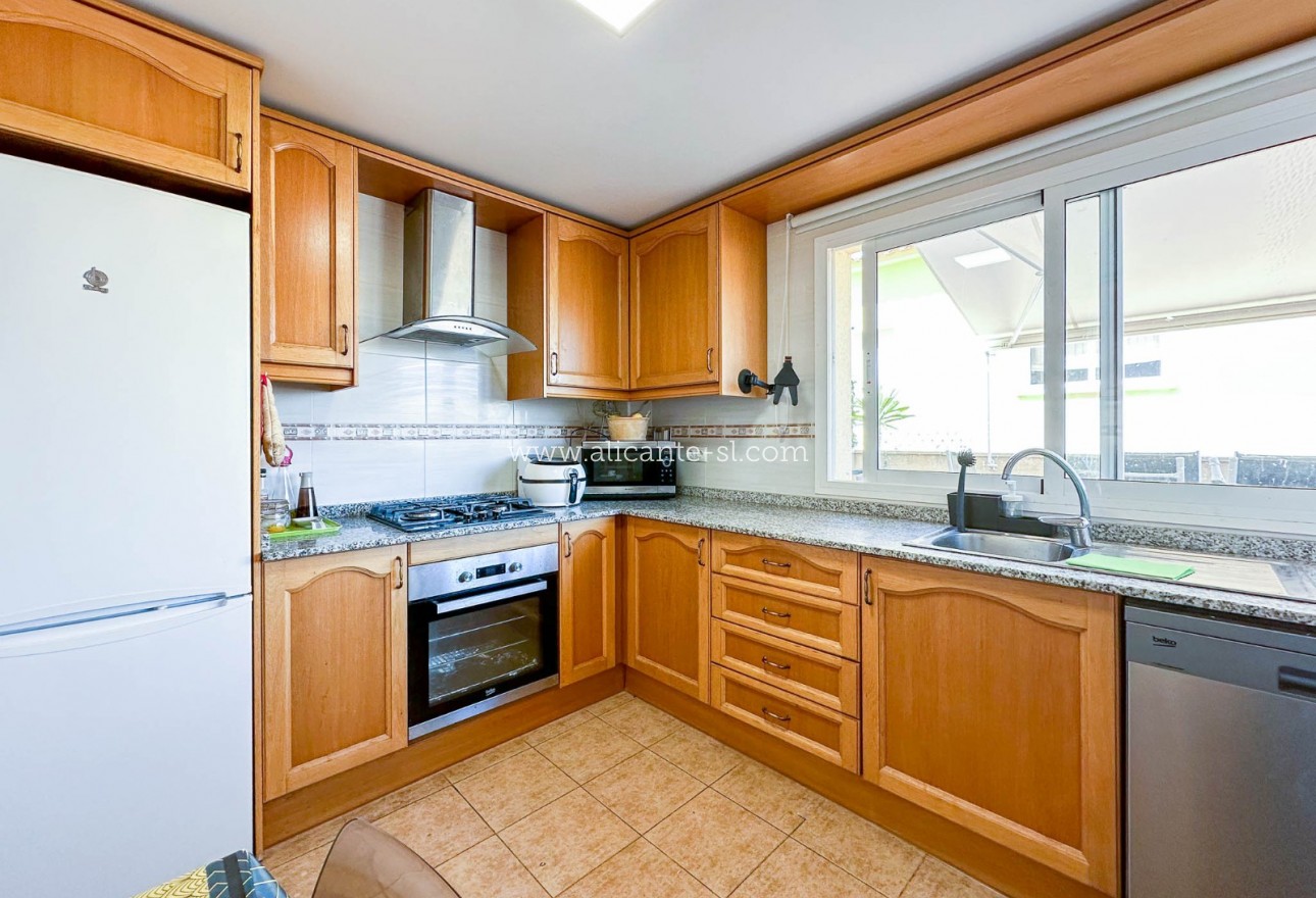 Resale - Stadthaus - Hondón de las Nieves