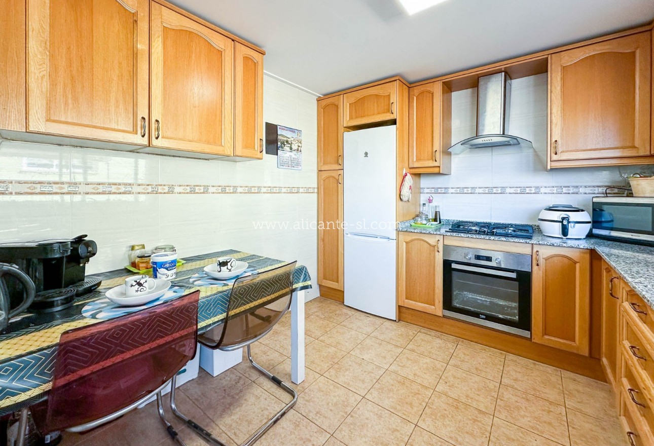 Resale - Stadthaus - Hondón de las Nieves