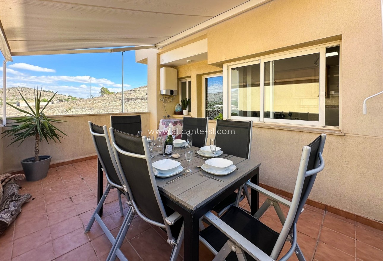 Resale - Stadthaus - Hondón de las Nieves