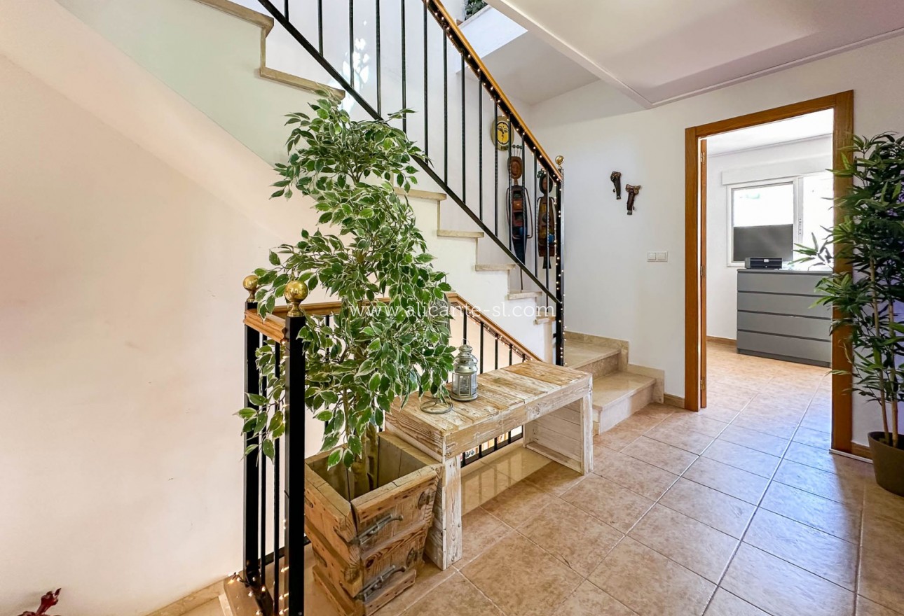 Resale - Stadthaus - Hondón de las Nieves