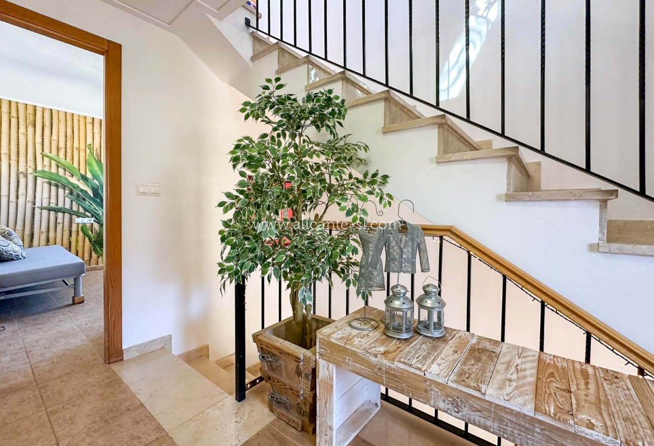 Resale - Stadthaus - Hondón de las Nieves