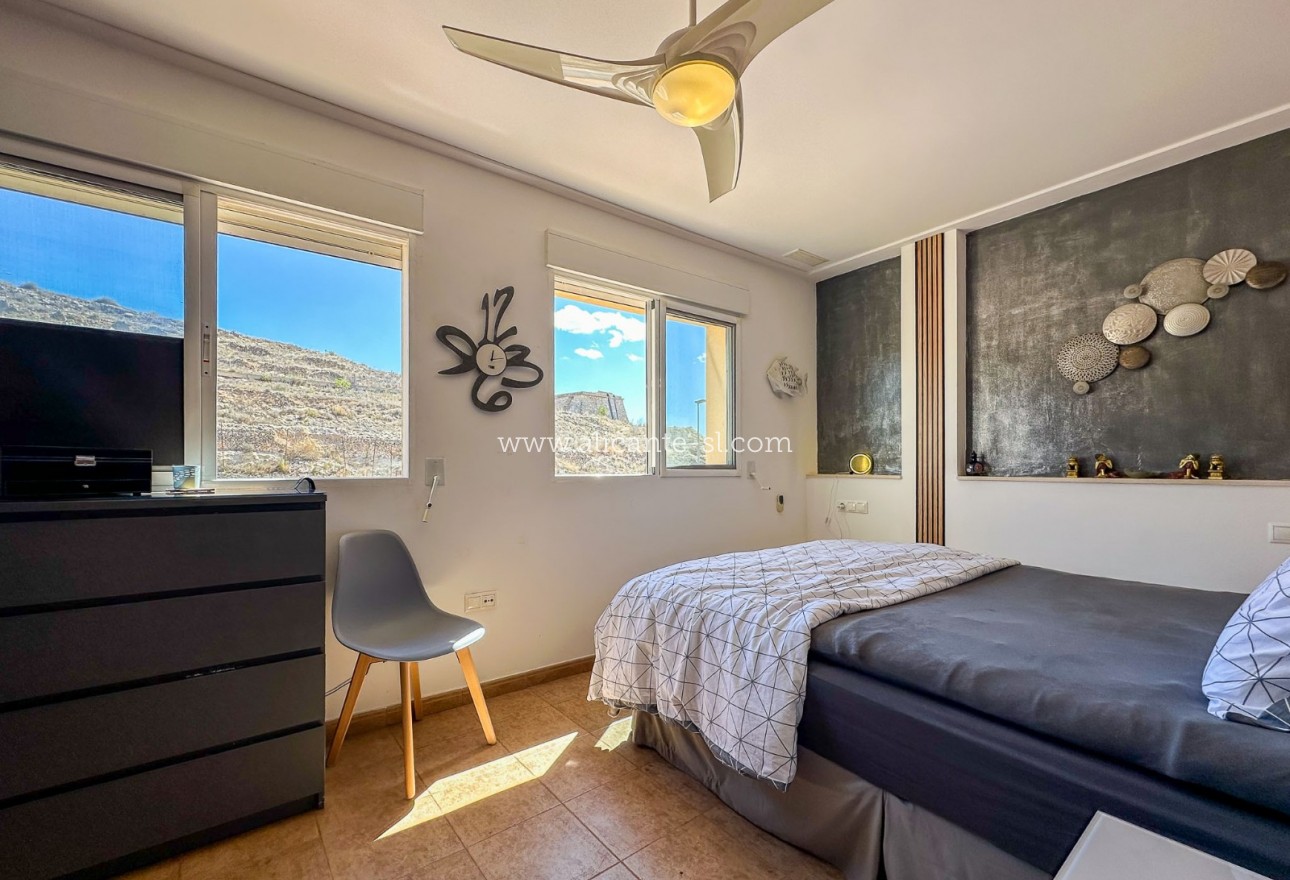 Resale - Stadthaus - Hondón de las Nieves