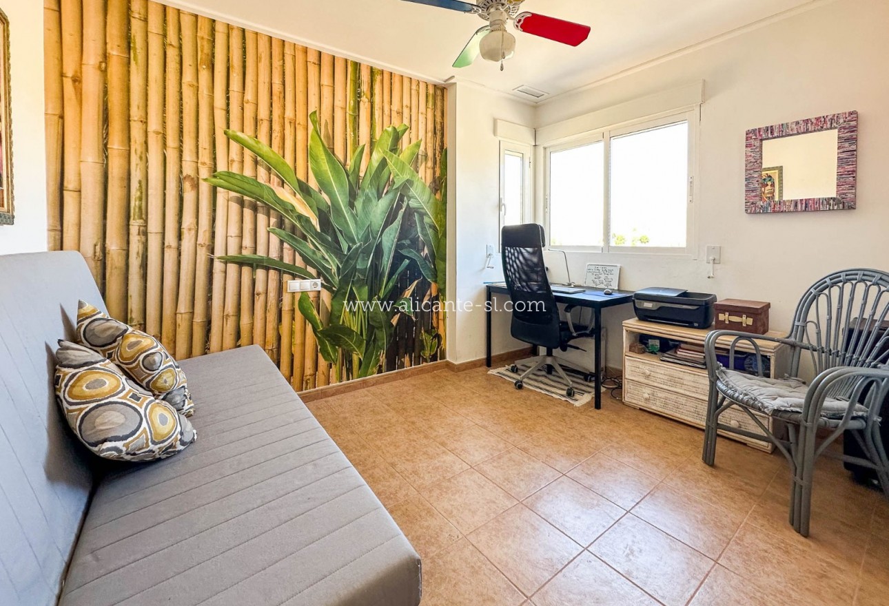 Resale - Stadthaus - Hondón de las Nieves