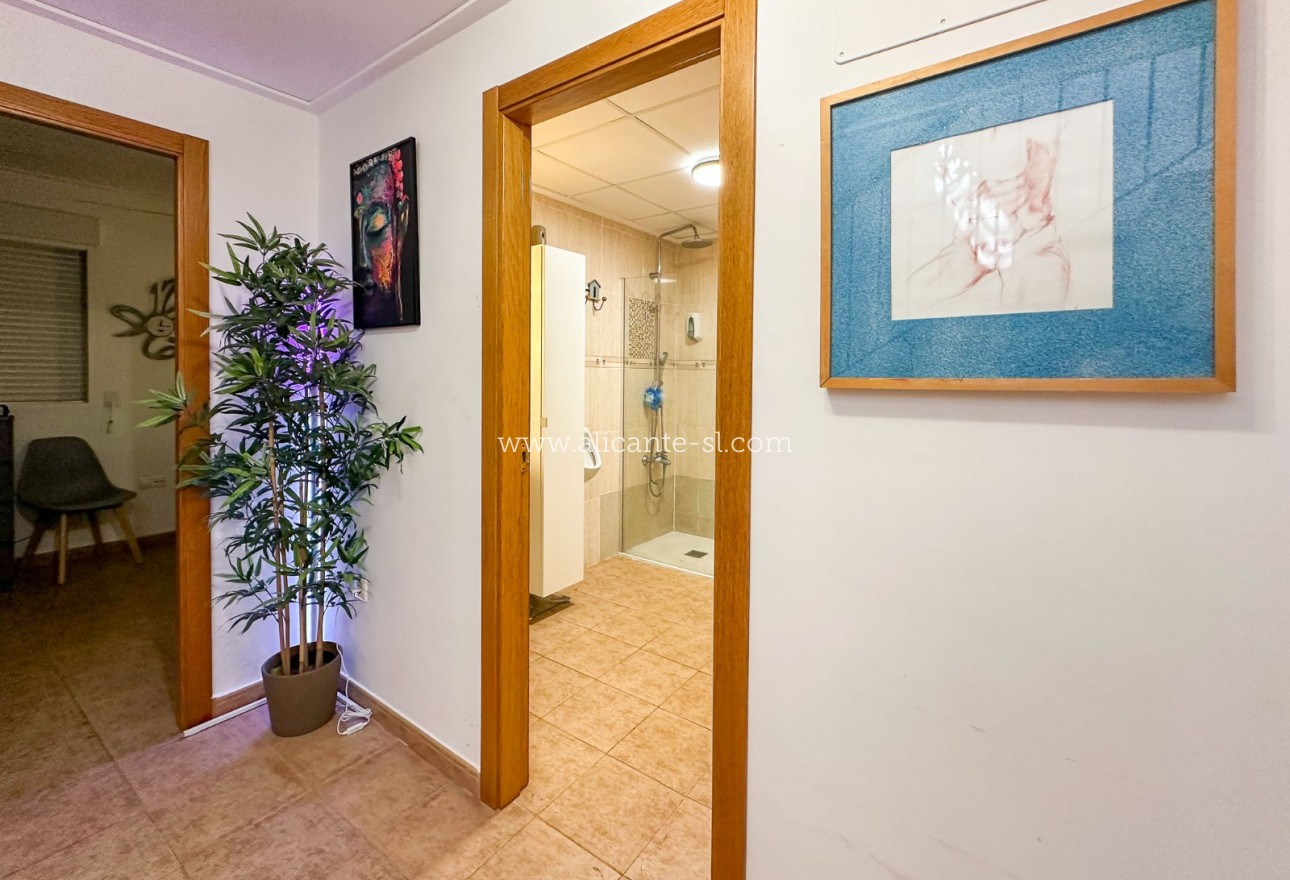 Resale - Stadthaus - Hondón de las Nieves