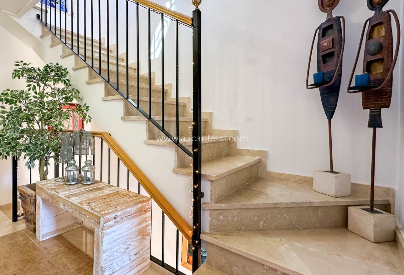 Resale - Stadthaus - Hondón de las Nieves