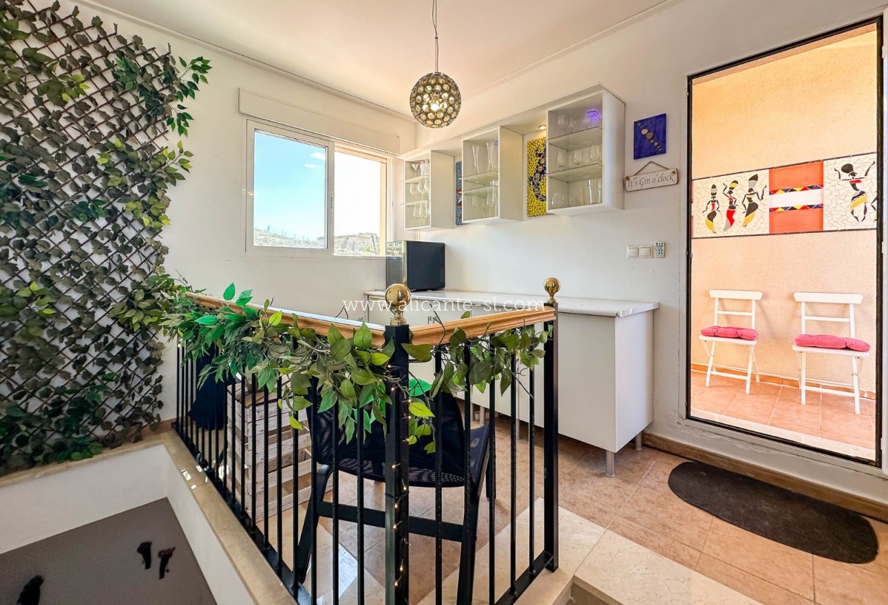 Resale - Stadthaus - Hondón de las Nieves