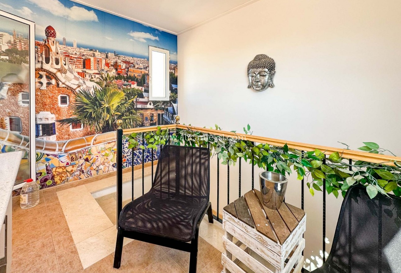 Resale - Stadthaus - Hondón de las Nieves