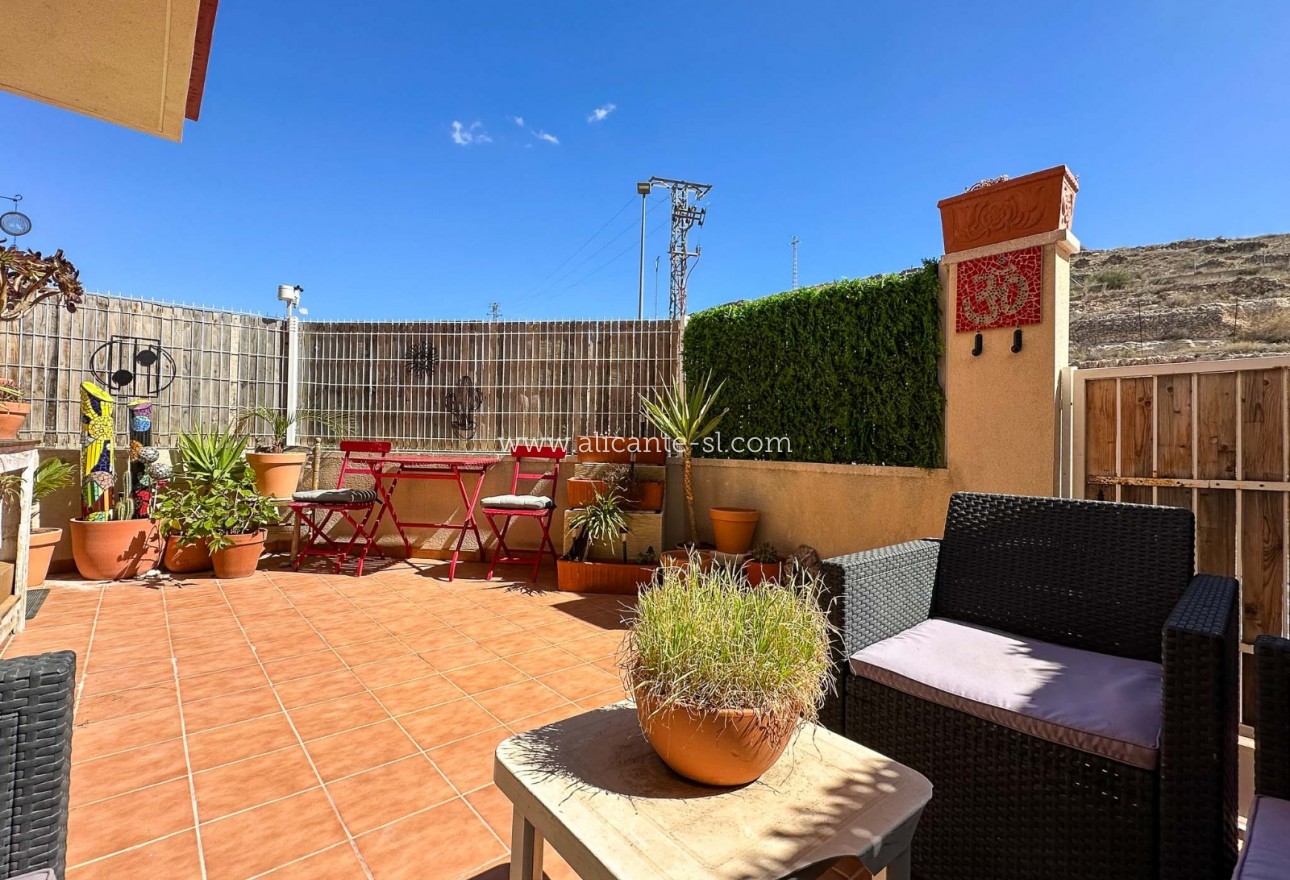 Resale - Stadthaus - Hondón de las Nieves