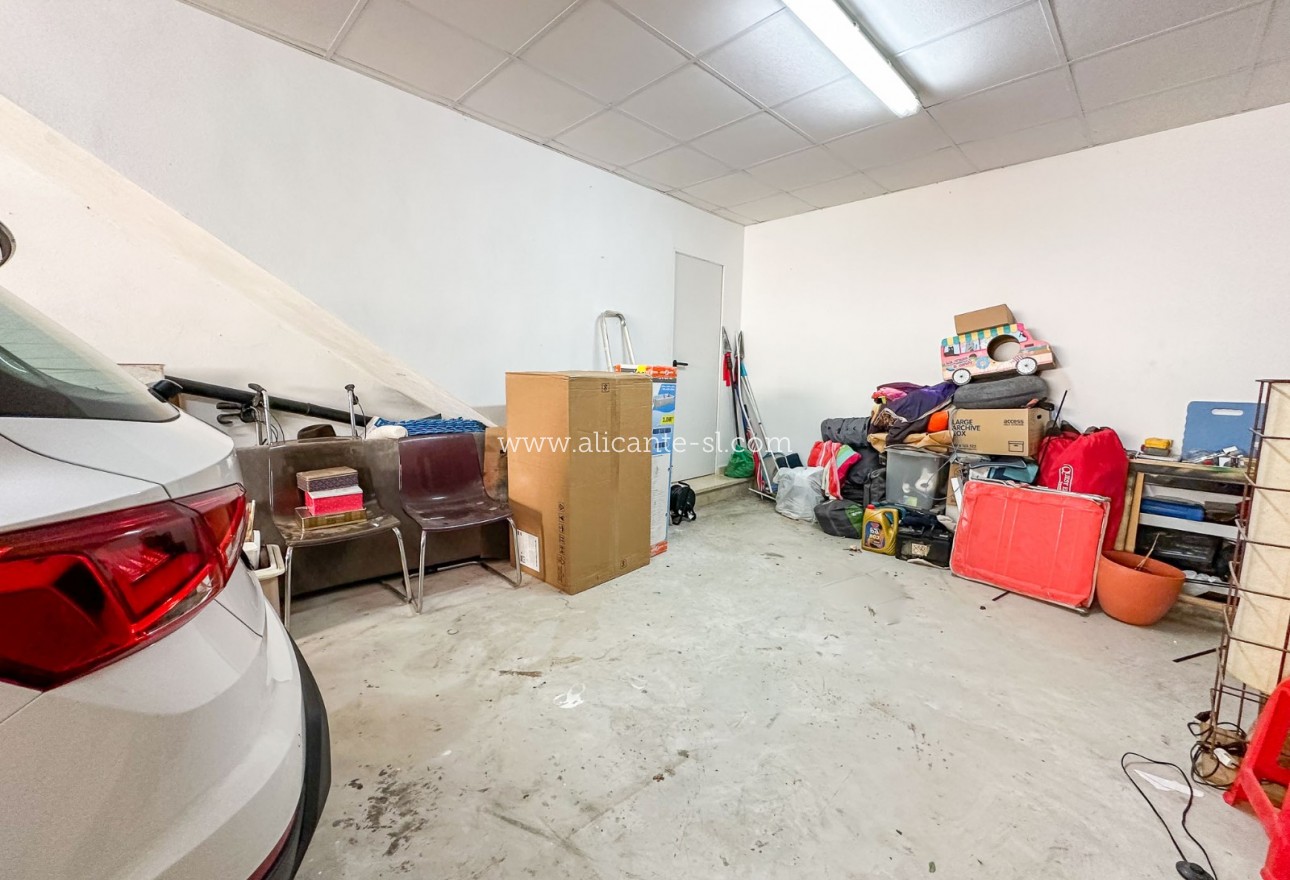 Resale - Stadthaus - Hondón de las Nieves