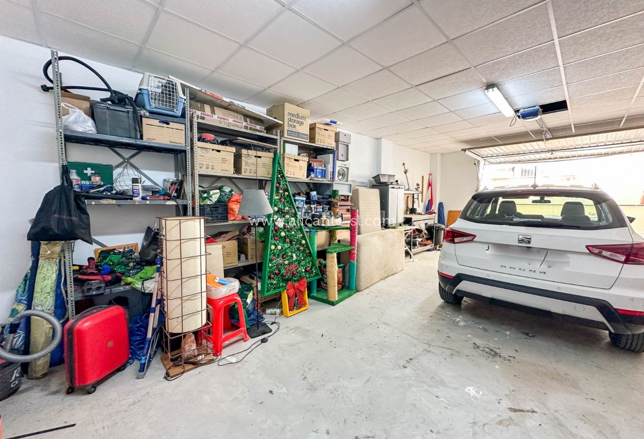 Resale - Stadthaus - Hondón de las Nieves