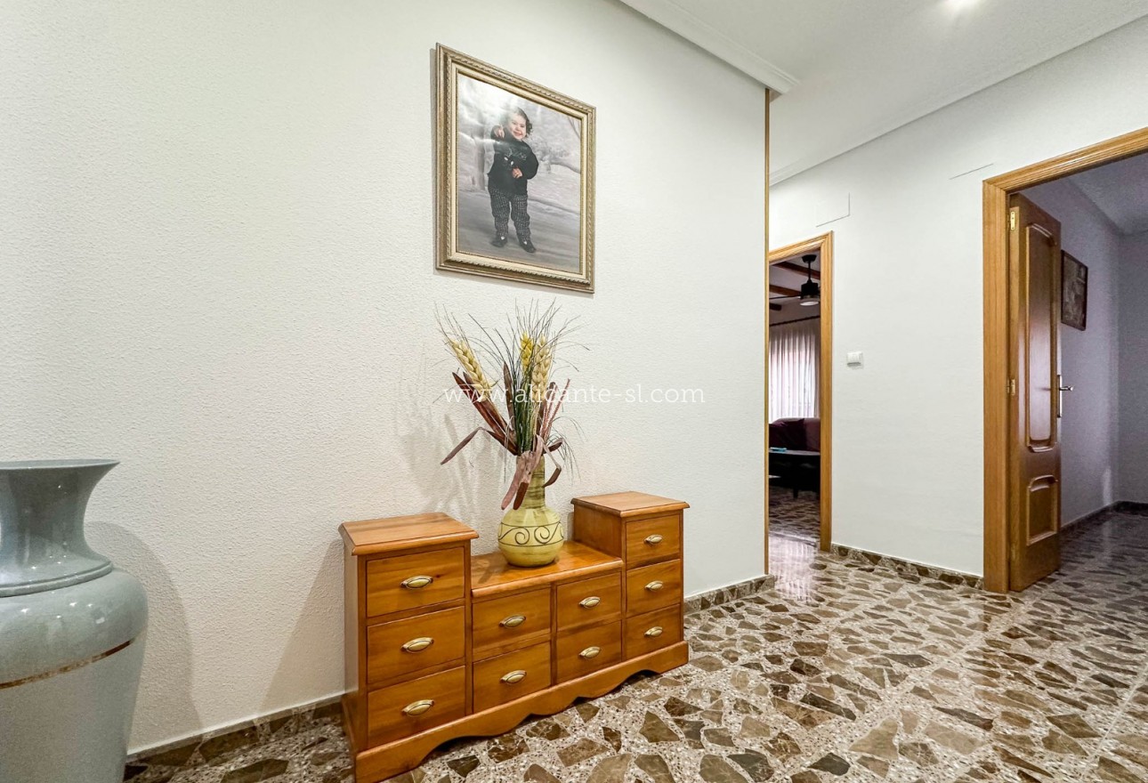 Resale - Stadthaus - Hondón de las Nieves