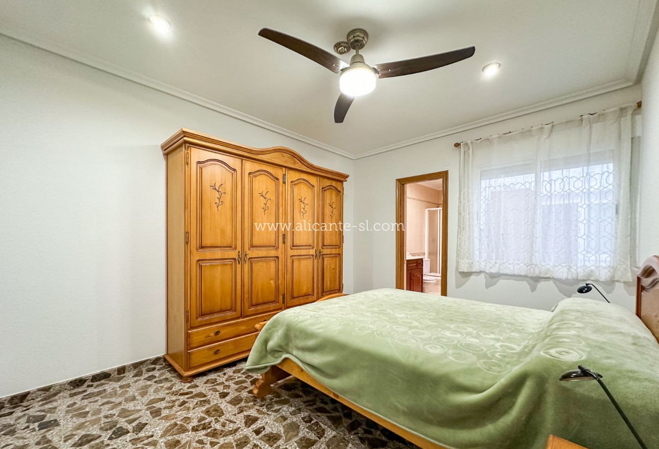 Resale - Stadthaus - Hondón de las Nieves