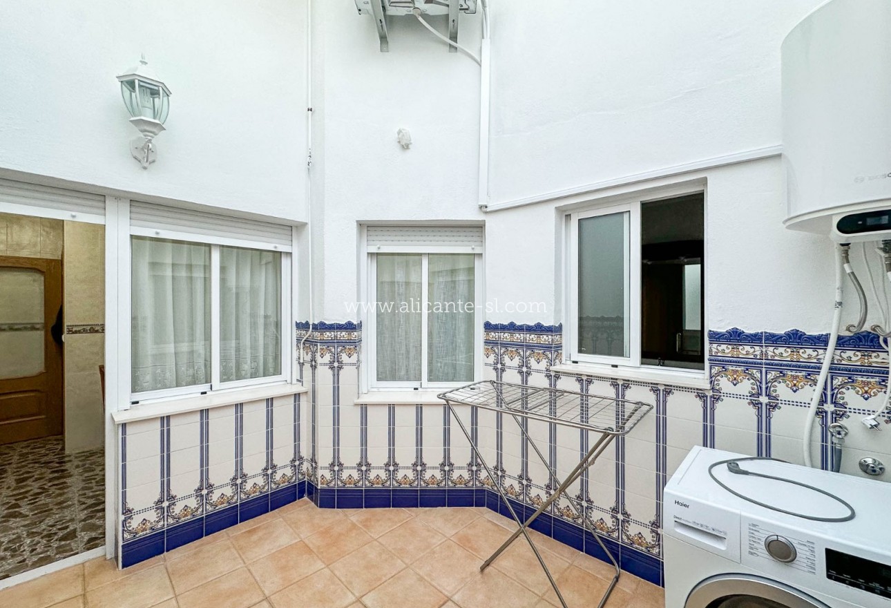 Resale - Stadthaus - Hondón de las Nieves