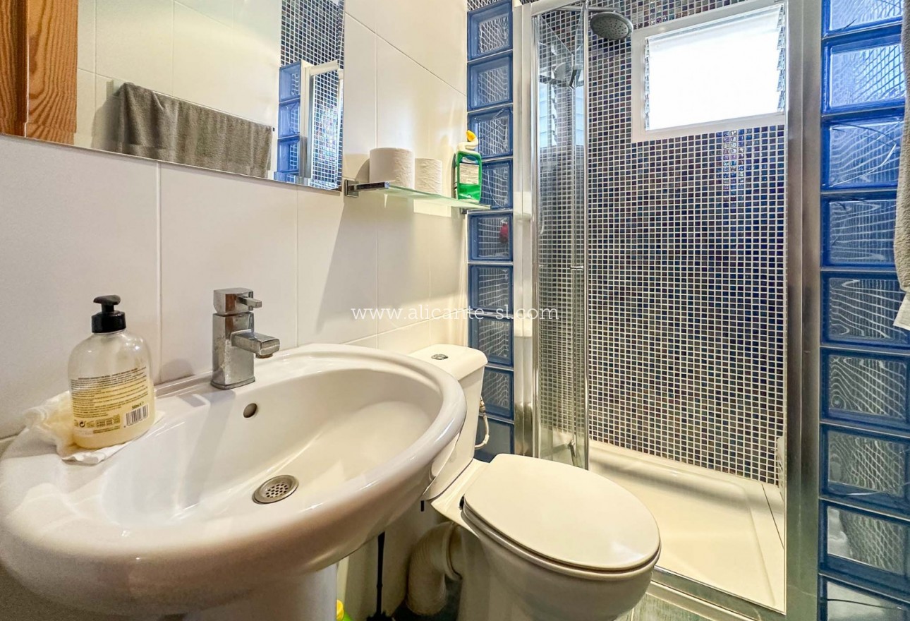 Resale - Villa / Doppelhaushälfte - Albatera