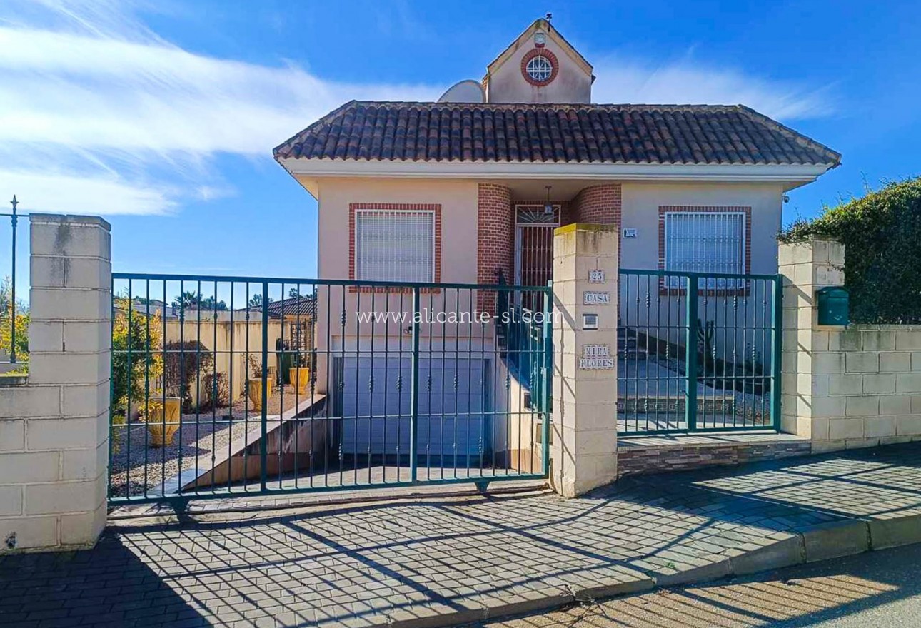 Resale - Villa / Doppelhaushälfte - Fortuna