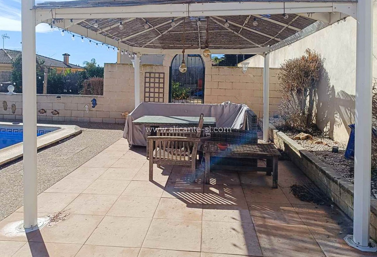 Resale - Villa / Doppelhaushälfte - Fortuna