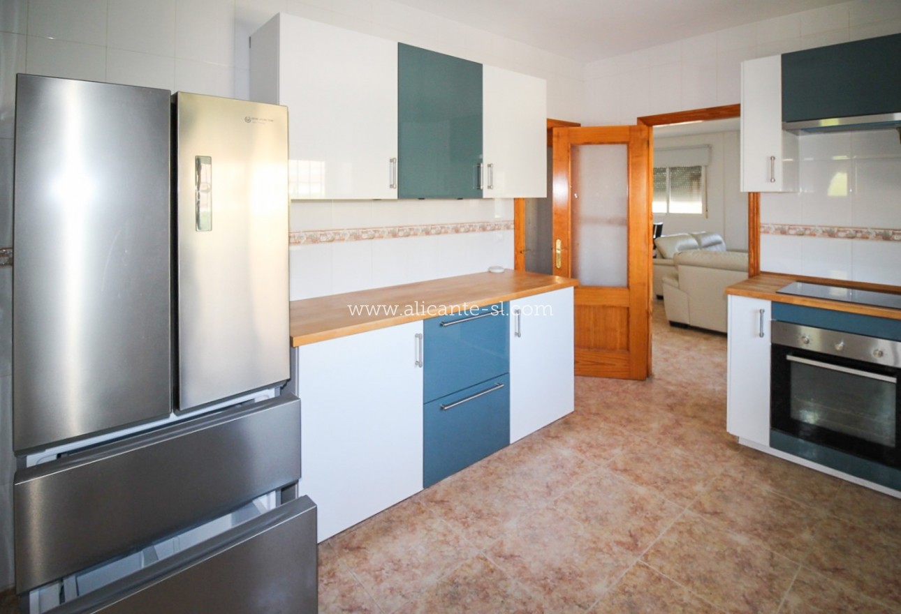 Resale - Villa / Doppelhaushälfte - Fortuna