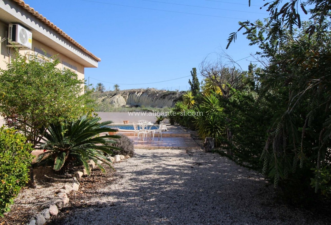 Resale - Villa / Doppelhaushälfte - Fortuna