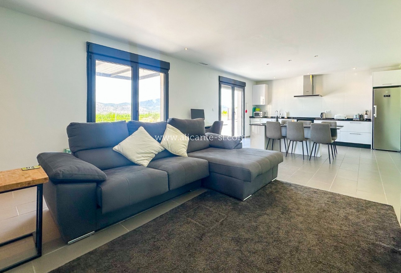 Resale - Villa / Doppelhaushälfte - Hondón de las Nieves