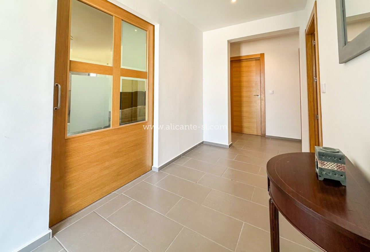 Resale - Villa / Doppelhaushälfte - Hondón de las Nieves