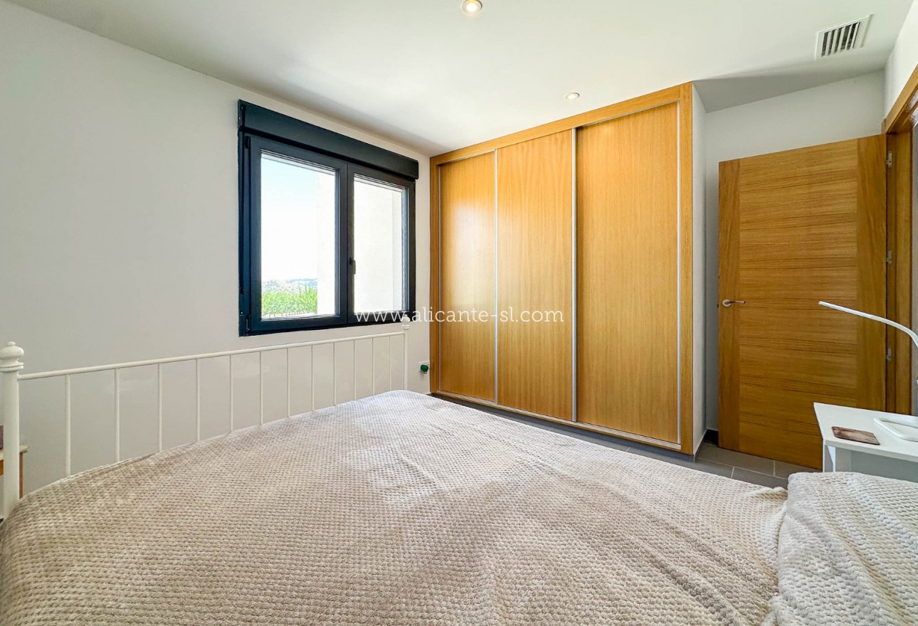 Resale - Villa / Doppelhaushälfte - Hondón de las Nieves