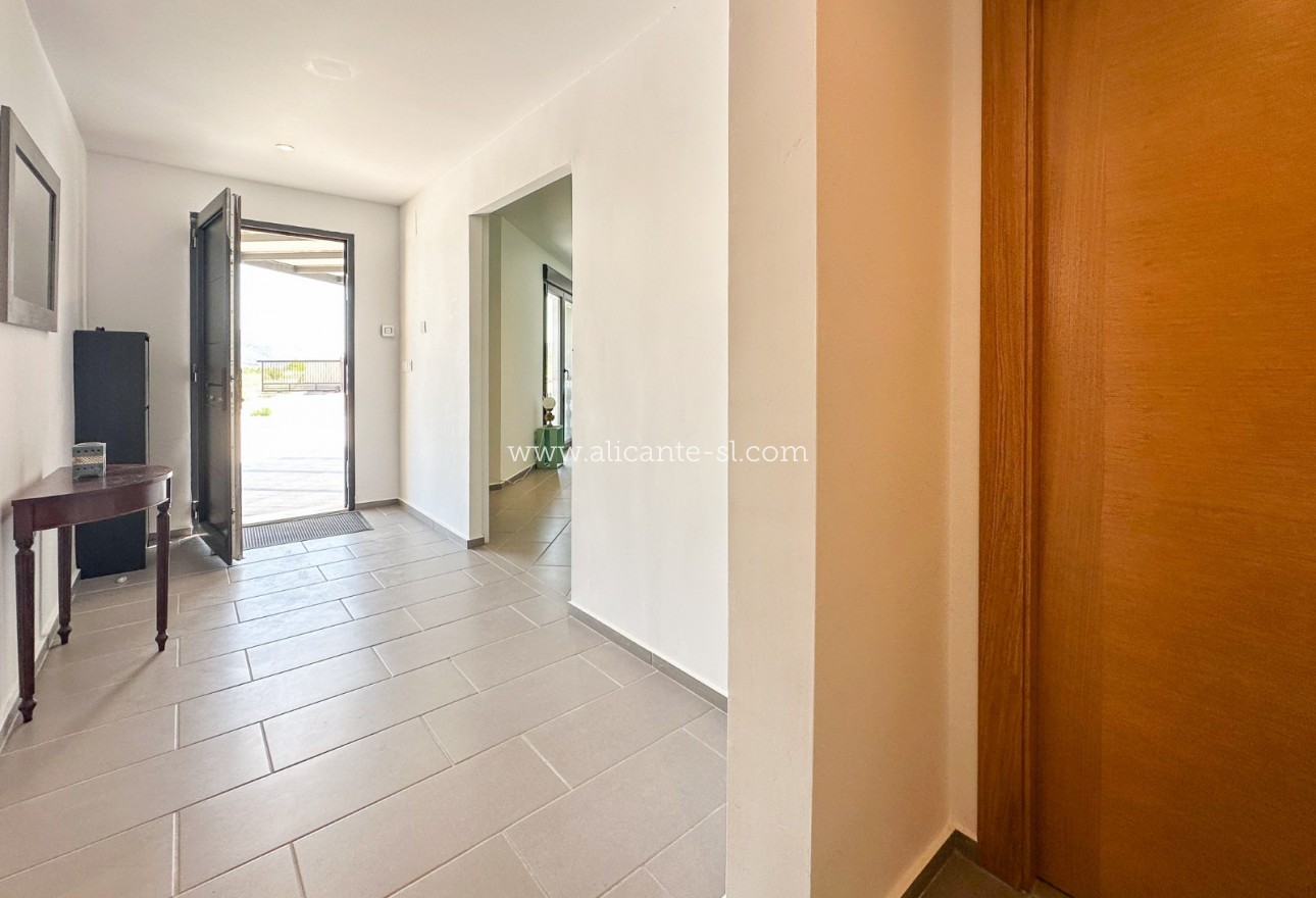 Resale - Villa / Doppelhaushälfte - Hondón de las Nieves