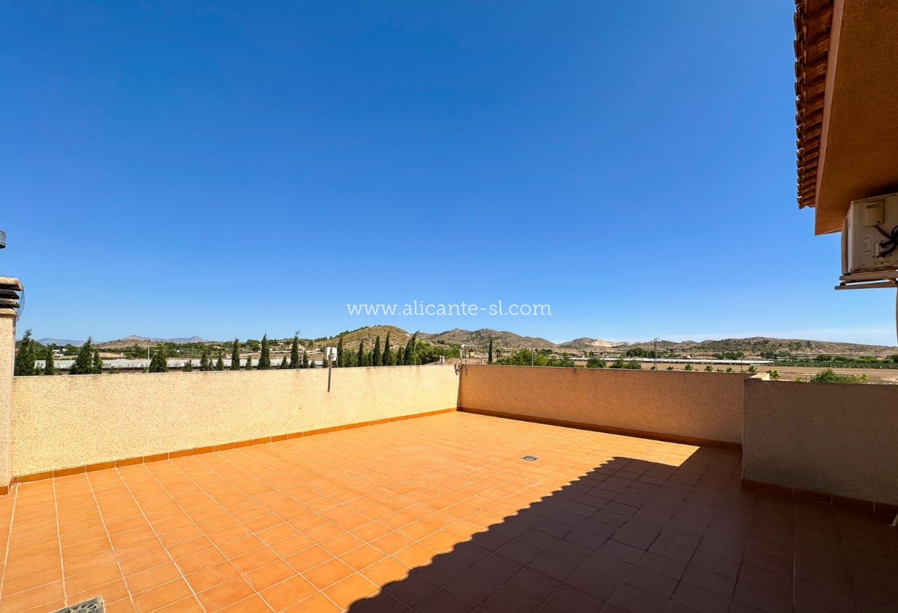 Resale - Villa / Doppelhaushälfte - Hondón de las Nieves