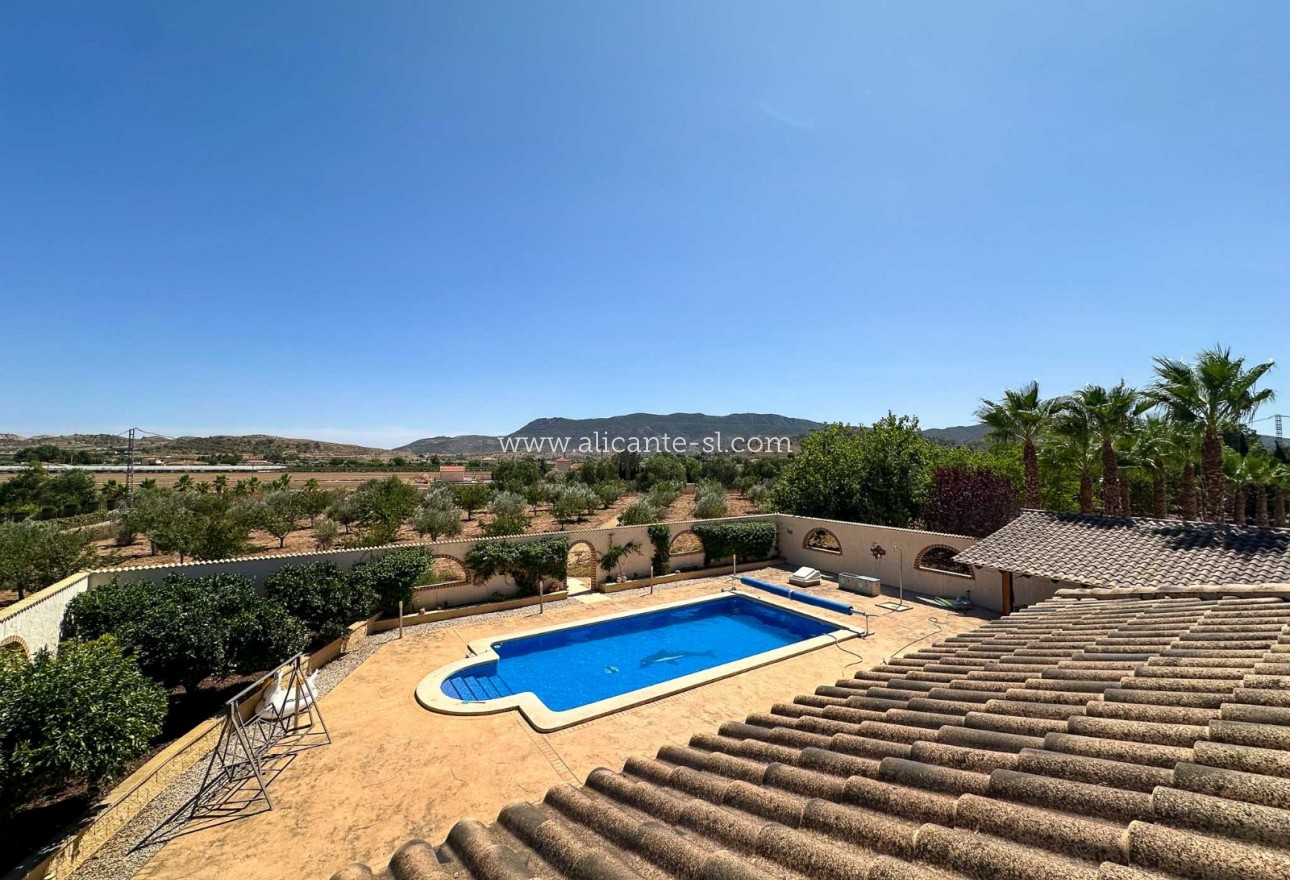 Resale - Villa / Doppelhaushälfte - Hondón de las Nieves