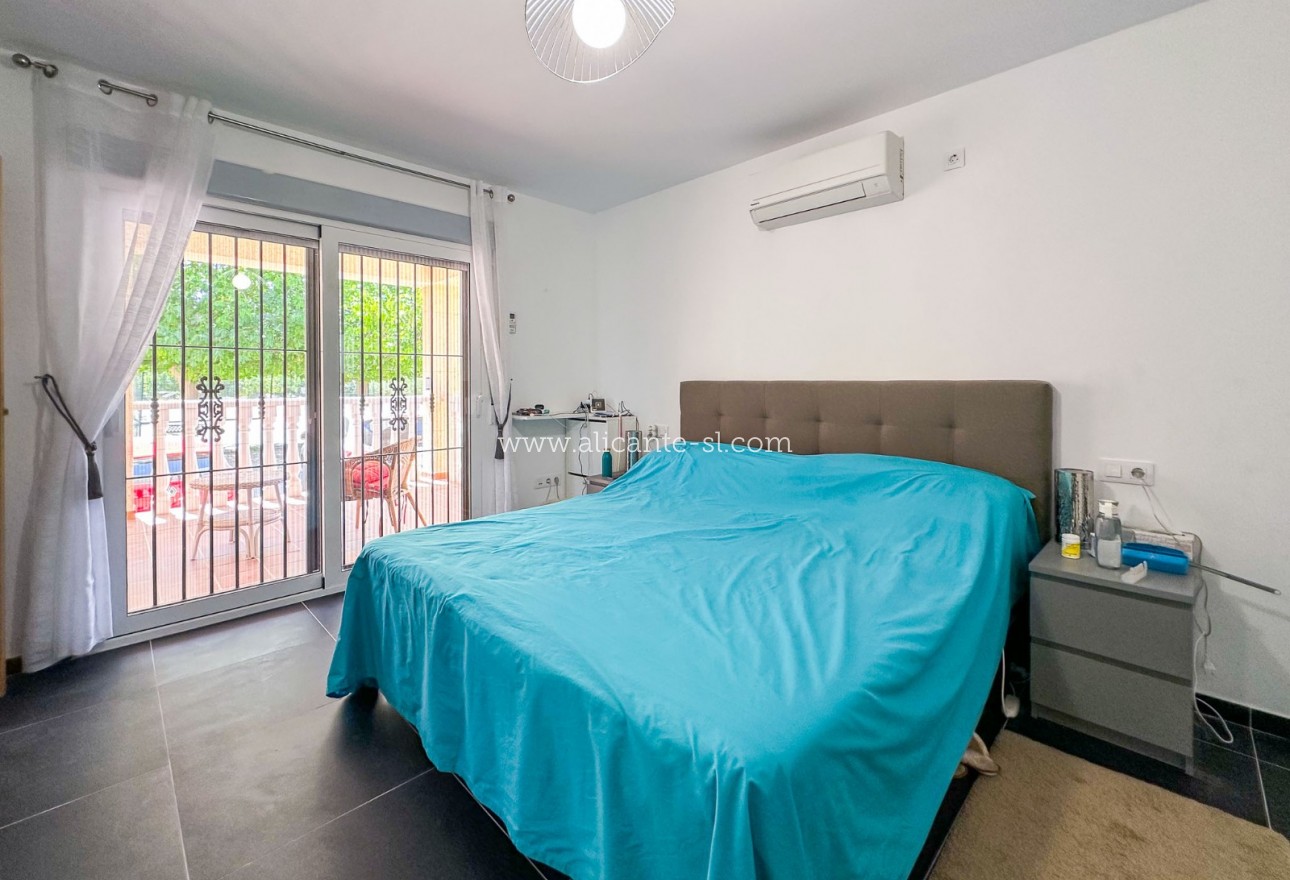 Resale - Villa / Doppelhaushälfte - Hondón de las Nieves