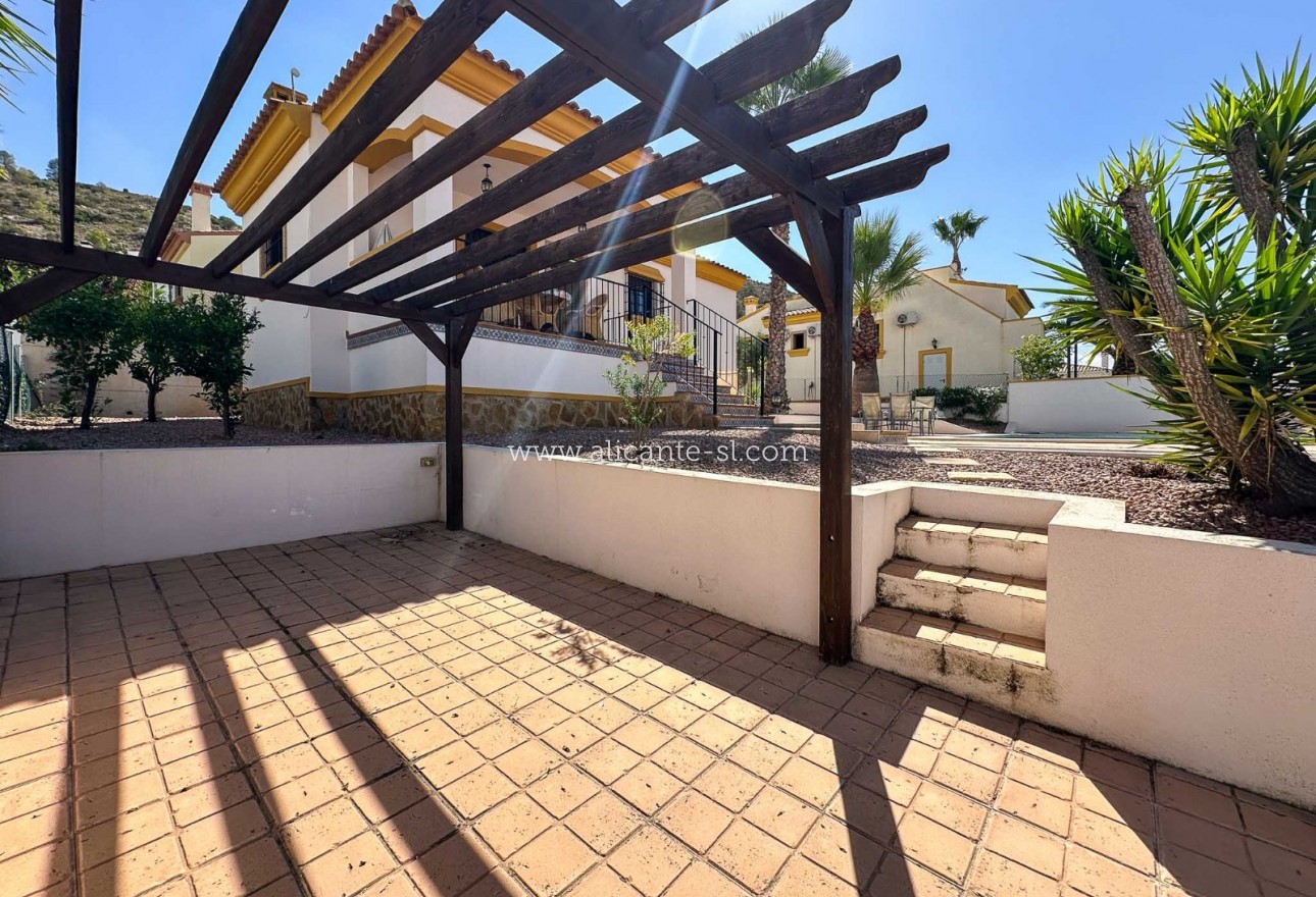 Resale - Villa / Doppelhaushälfte - Hondón de las Nieves