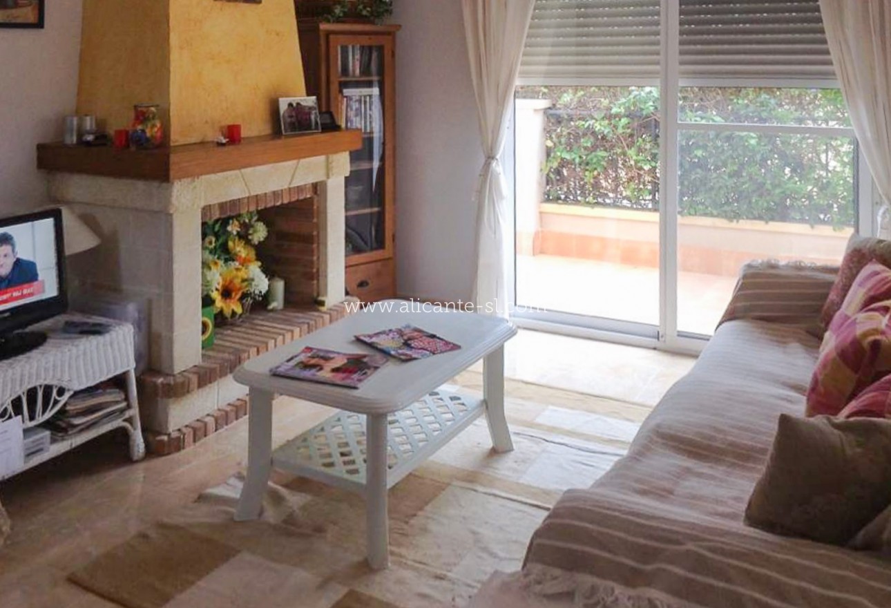 Resale - Villa / Doppelhaushälfte - Hondón de las Nieves