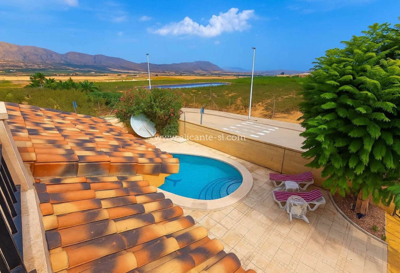 Resale - Villa / Doppelhaushälfte - Hondón de las Nieves