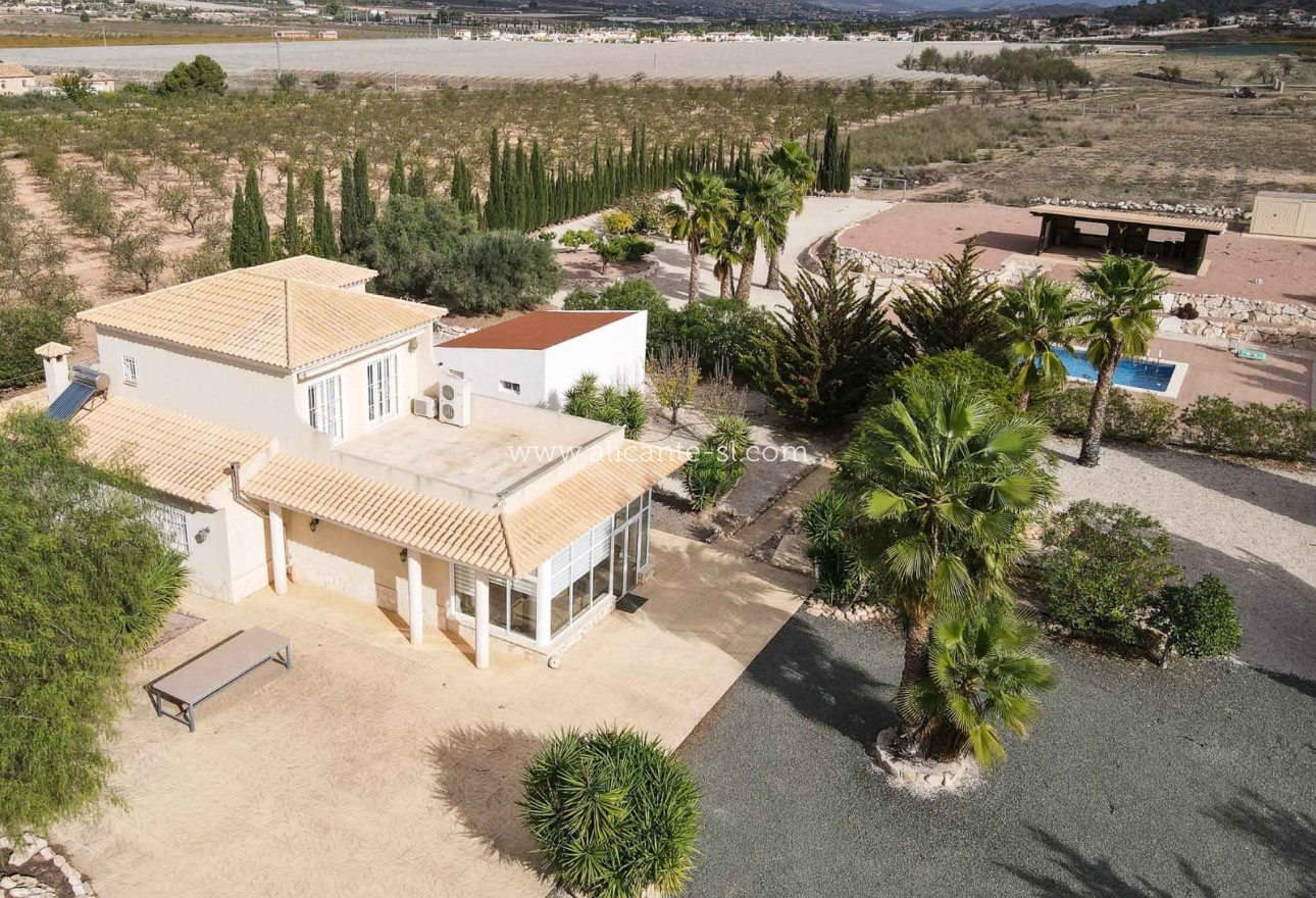 Resale - Villa / Doppelhaushälfte - Hondón de las Nieves