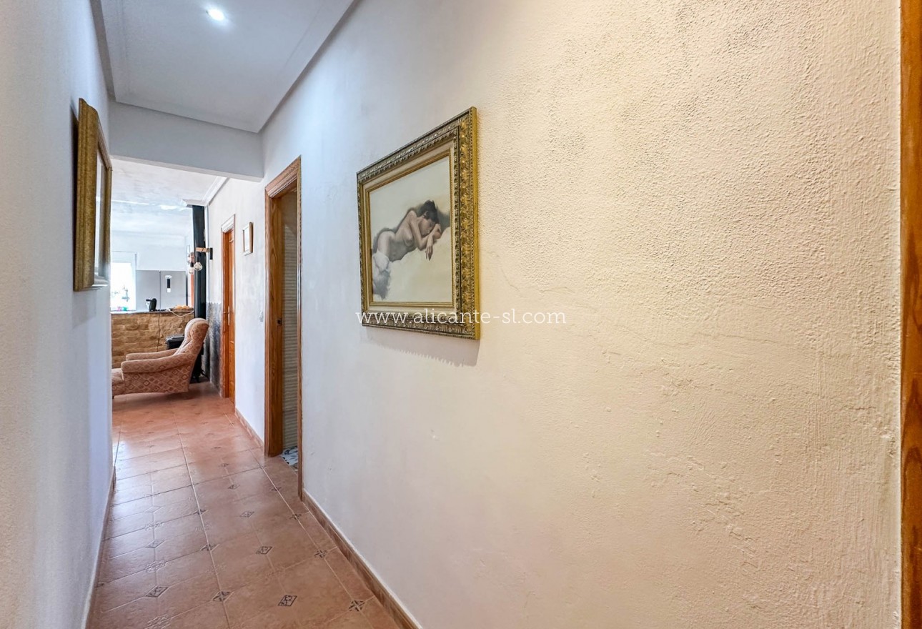 Resale - Villa / Doppelhaushälfte - Hondón de las Nieves