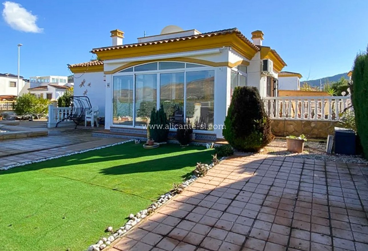 Resale - Villa / Doppelhaushälfte - Hondón de las Nieves