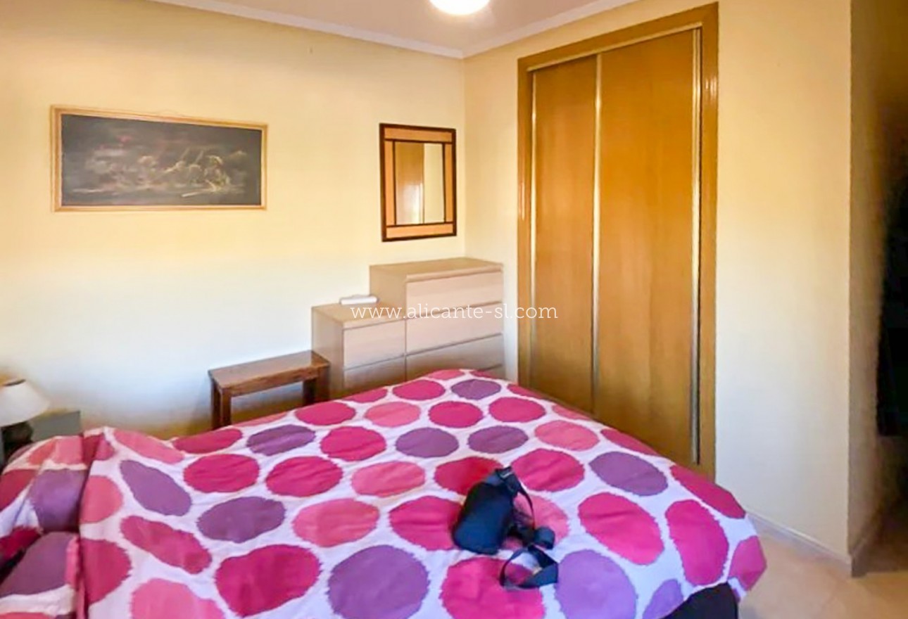 Resale - Villa / Doppelhaushälfte - Hondón de las Nieves