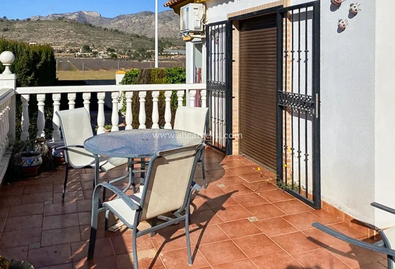 Resale - Villa / Doppelhaushälfte - Hondón de las Nieves