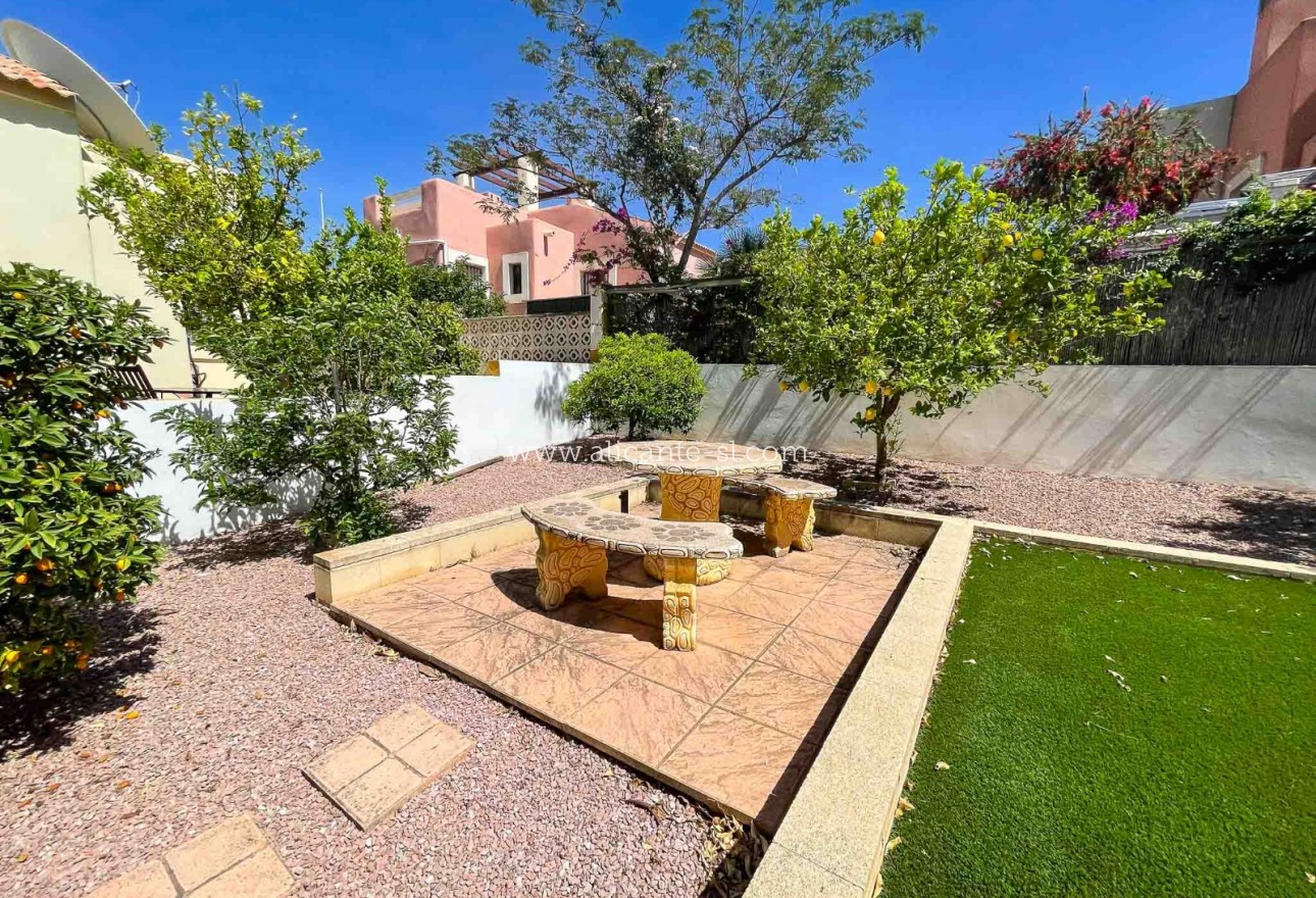 Resale - Villa / Doppelhaushälfte - Hondón de las Nieves