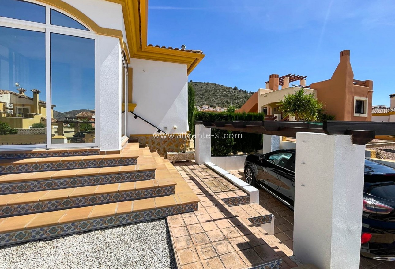 Resale - Villa / Doppelhaushälfte - Hondón de las Nieves