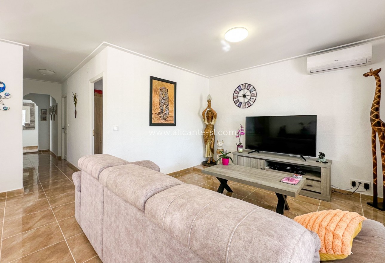 Resale - Villa / Doppelhaushälfte - Hondón de las Nieves