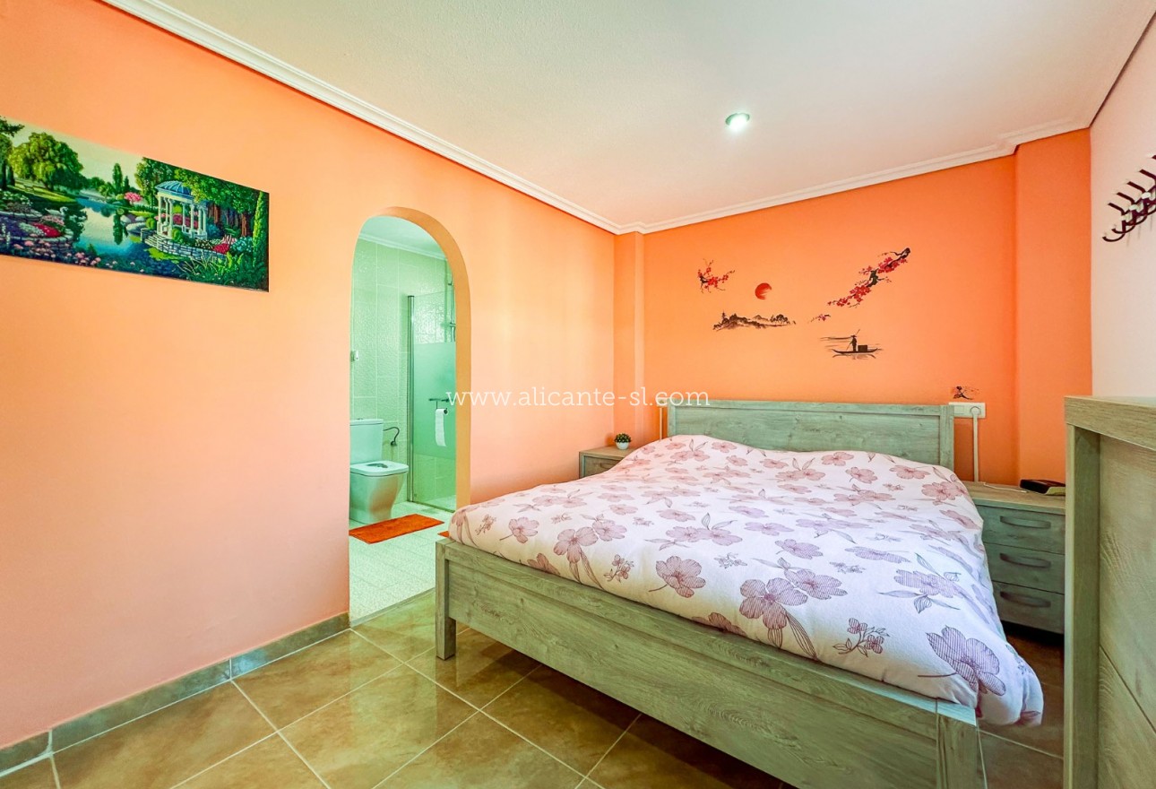 Resale - Villa / Doppelhaushälfte - Hondón de las Nieves