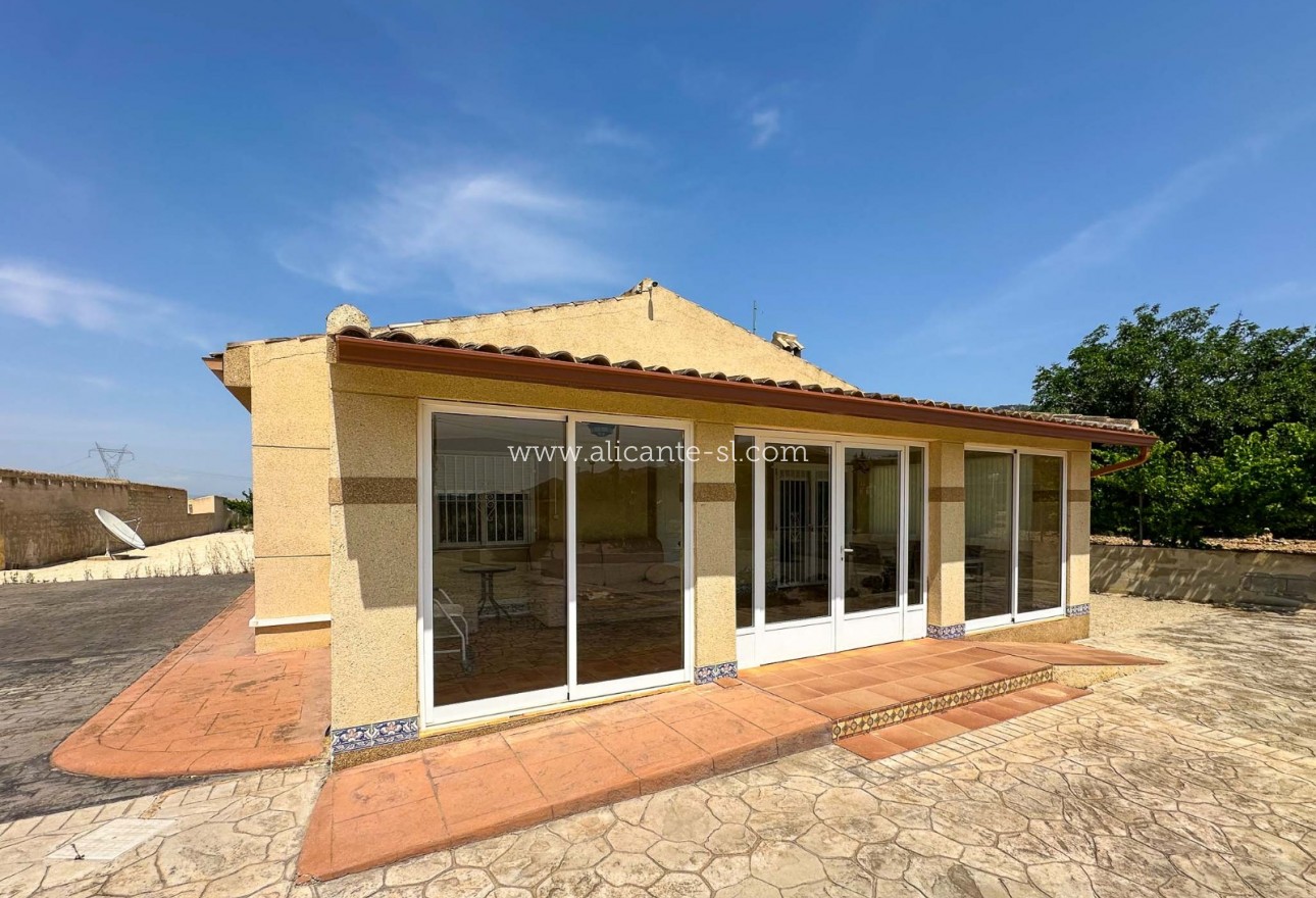 Resale - Villa / Doppelhaushälfte - Hondón de los Fráiles