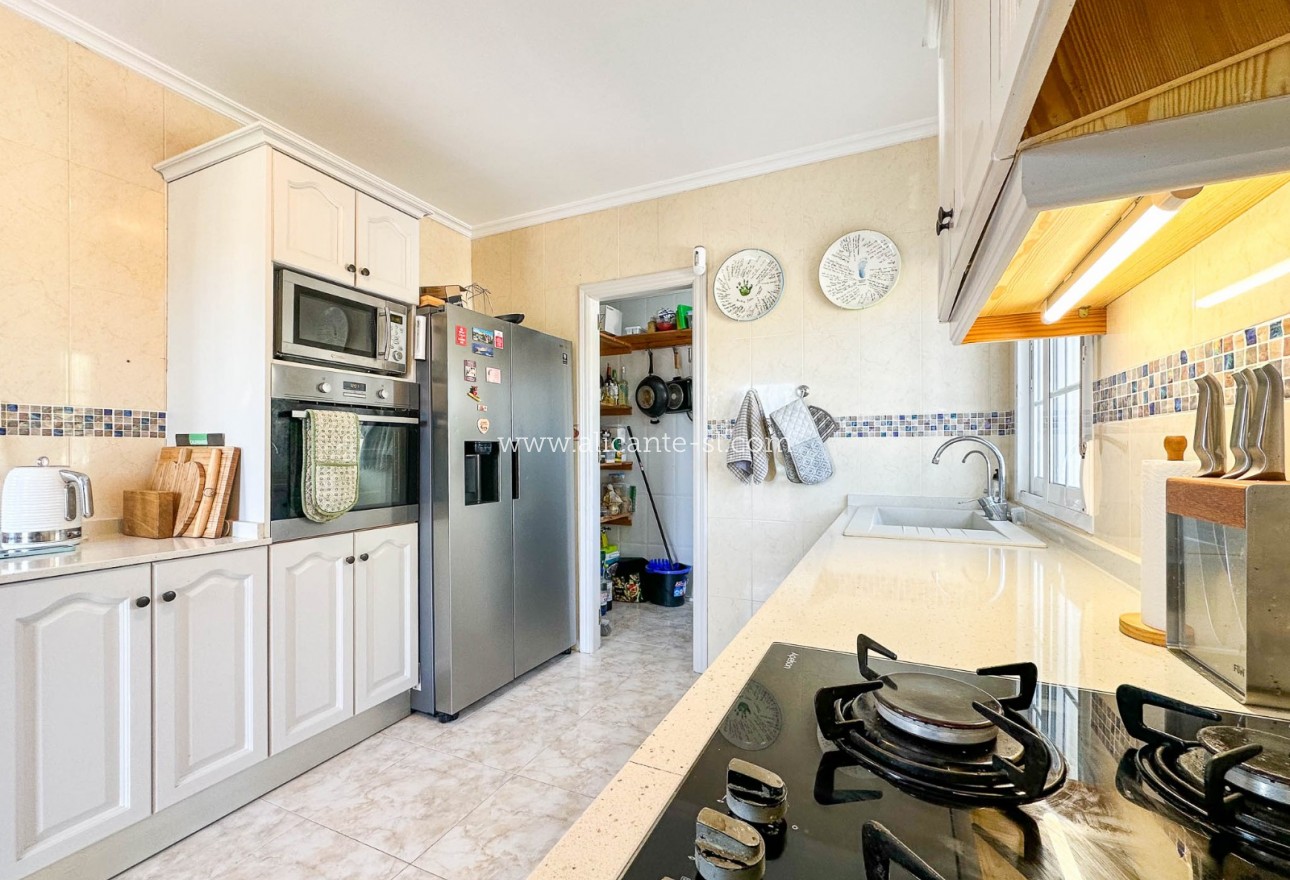 Resale - Villa / Doppelhaushälfte - Hondón de los Fráiles