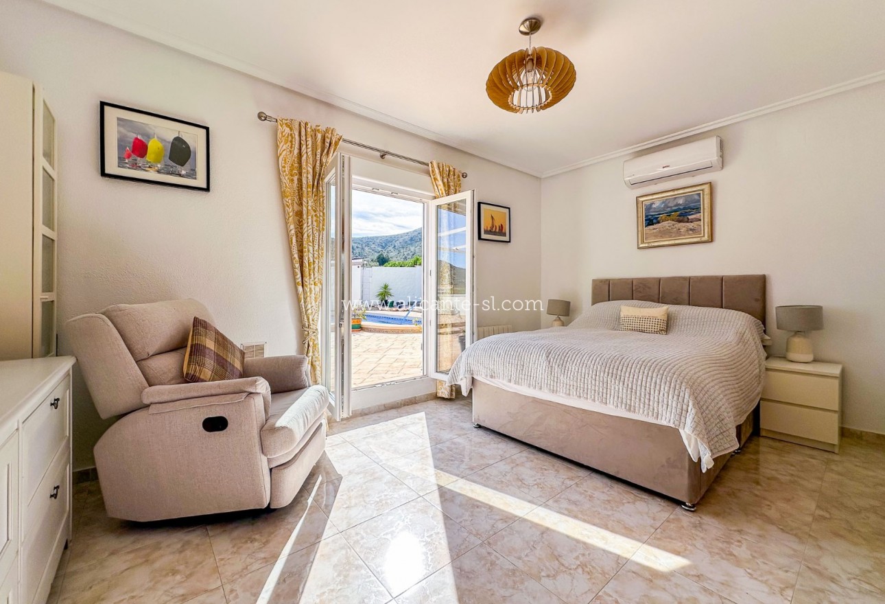 Resale - Villa / Doppelhaushälfte - Hondón de los Fráiles